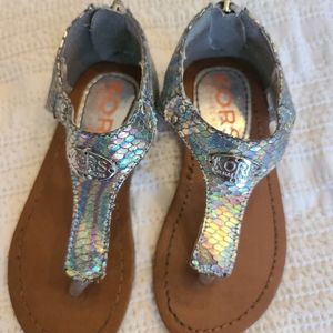 Michael Kors Toddler 8 Oil Slick Scaled Thong Sandal